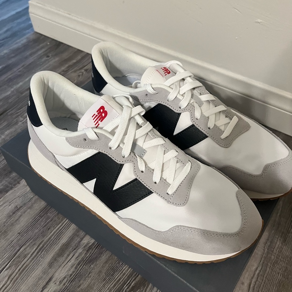 New Balance Men's White, Black, and Gray Sneakers